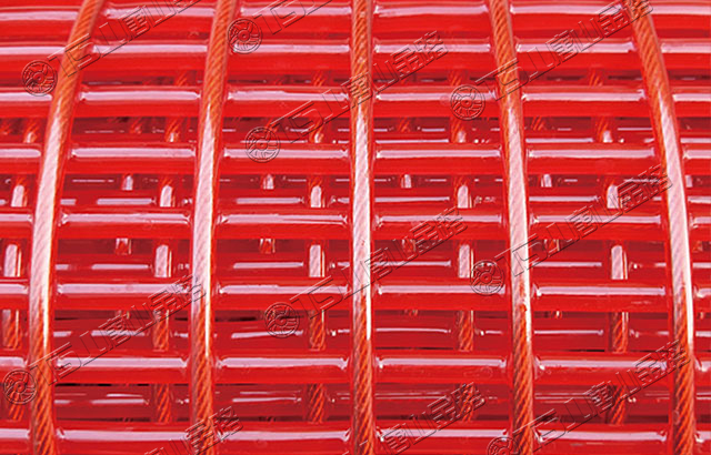 篩分設(shè)備選用聚氨酯篩網(wǎng)，高耐磨、壽命長