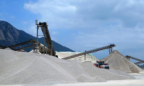 怎么選購制砂機(jī)？唐山金路來幫忙