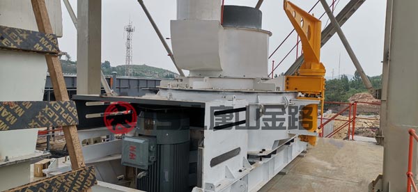 錘破、對(duì)輥破、立軸沖擊破三種制砂設(shè)備優(yōu)劣對(duì)比