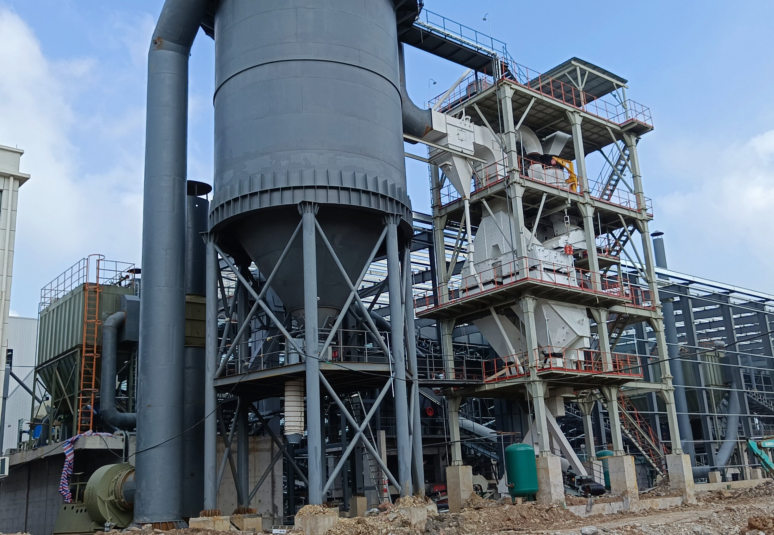 一文讀懂制砂樓：現(xiàn)代砂石生產(chǎn)的 “智能王牌”，環(huán)保高產(chǎn)雙在線！